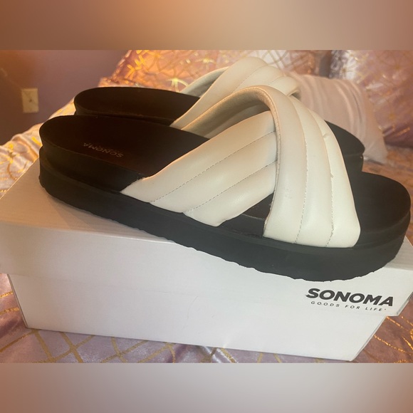 Sonoma White Sandals Size 9 - Picture 5 of 6